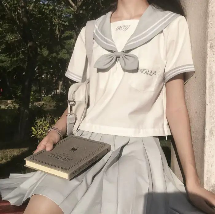 背后有人